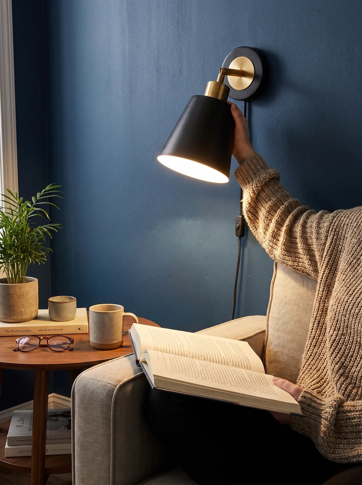 Modern Metal Wall Sconce Light - iwt1_image