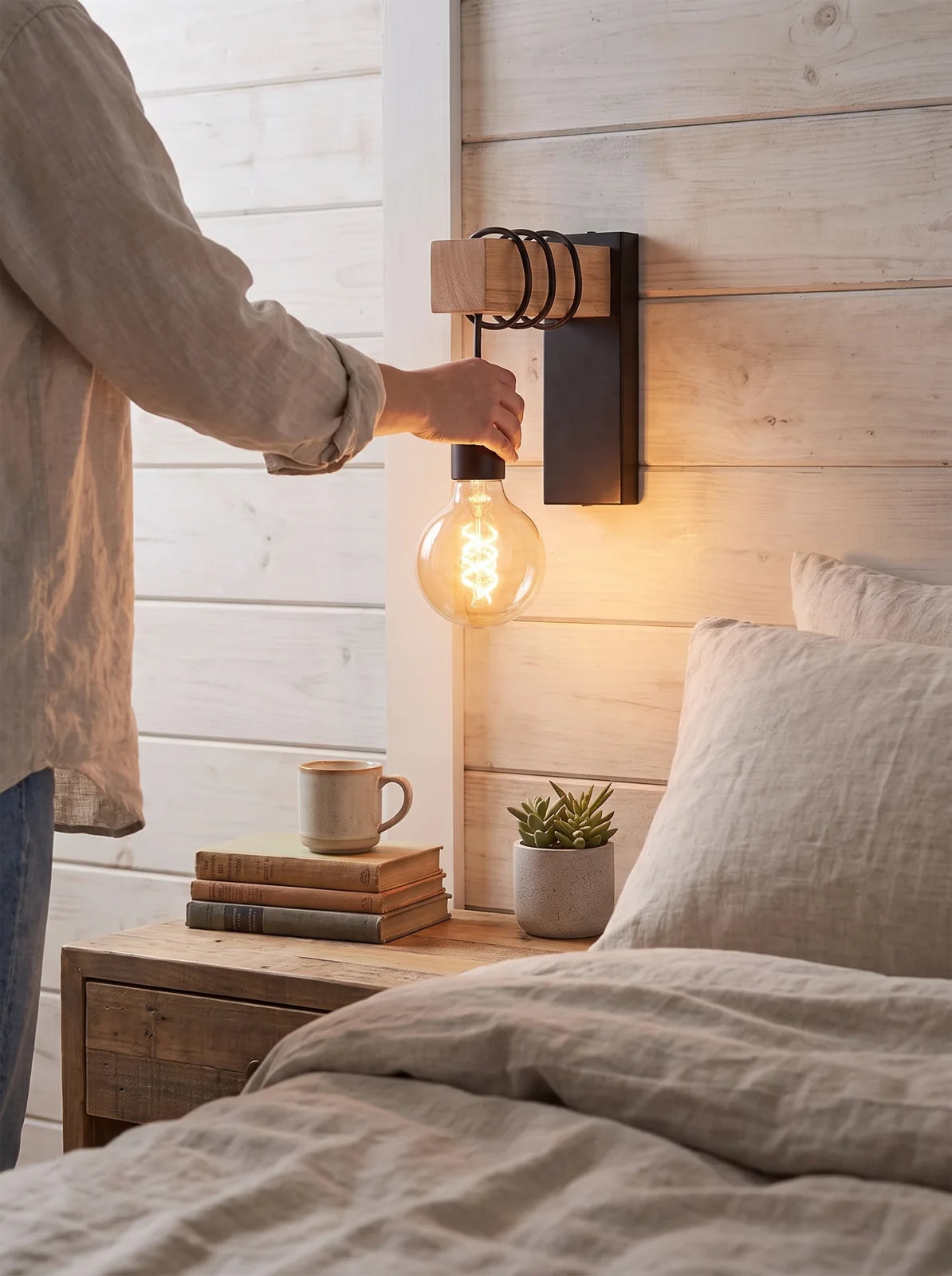Modern Industrial Wall Sconce - iwt3_image
