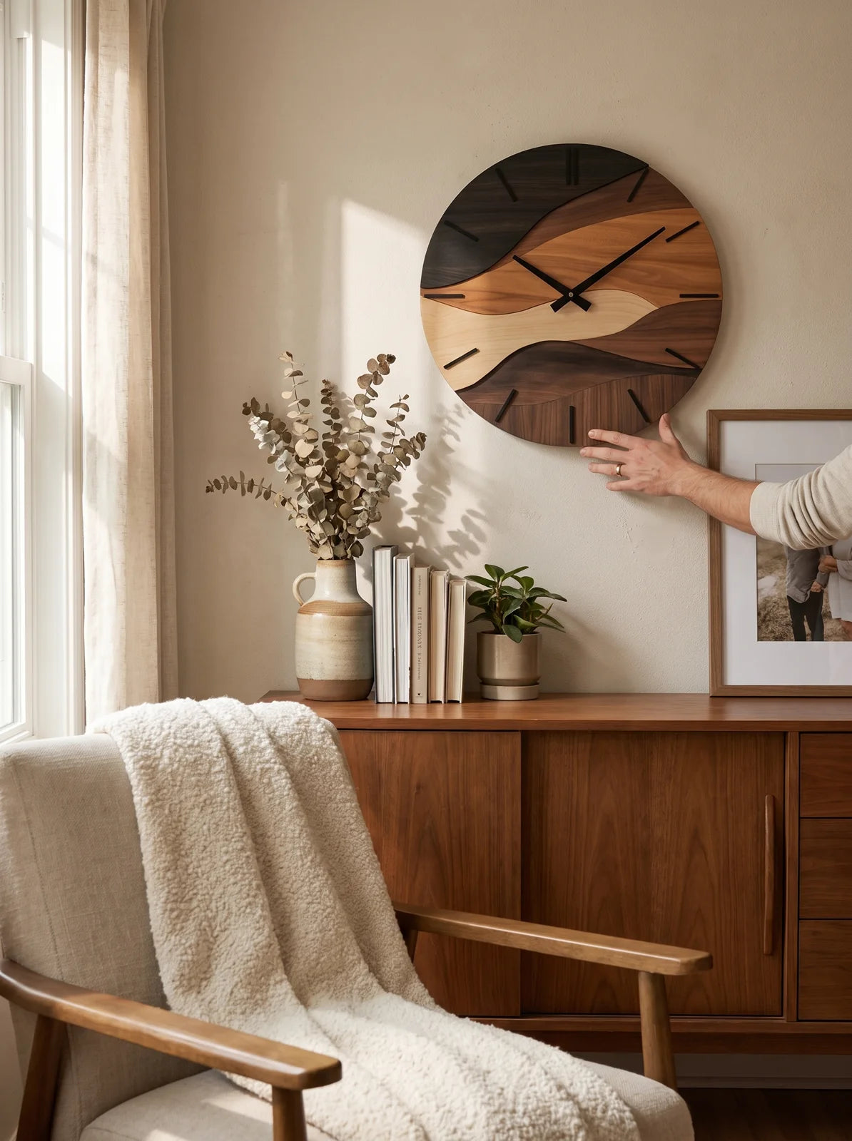 Artistic Round Wall Clock - iwt3_image