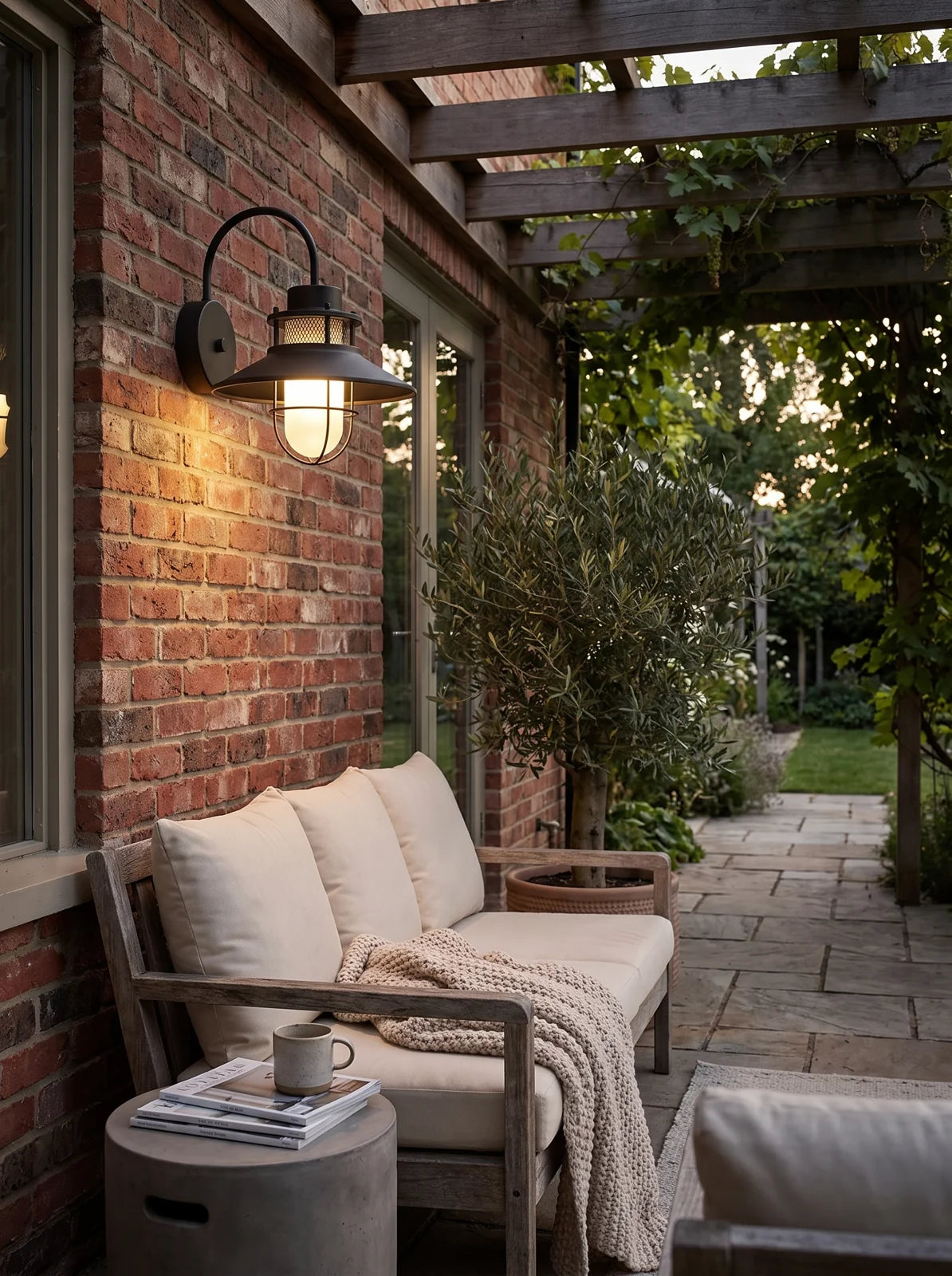 Felix Outdoor Wall Lamp - iwt2_image