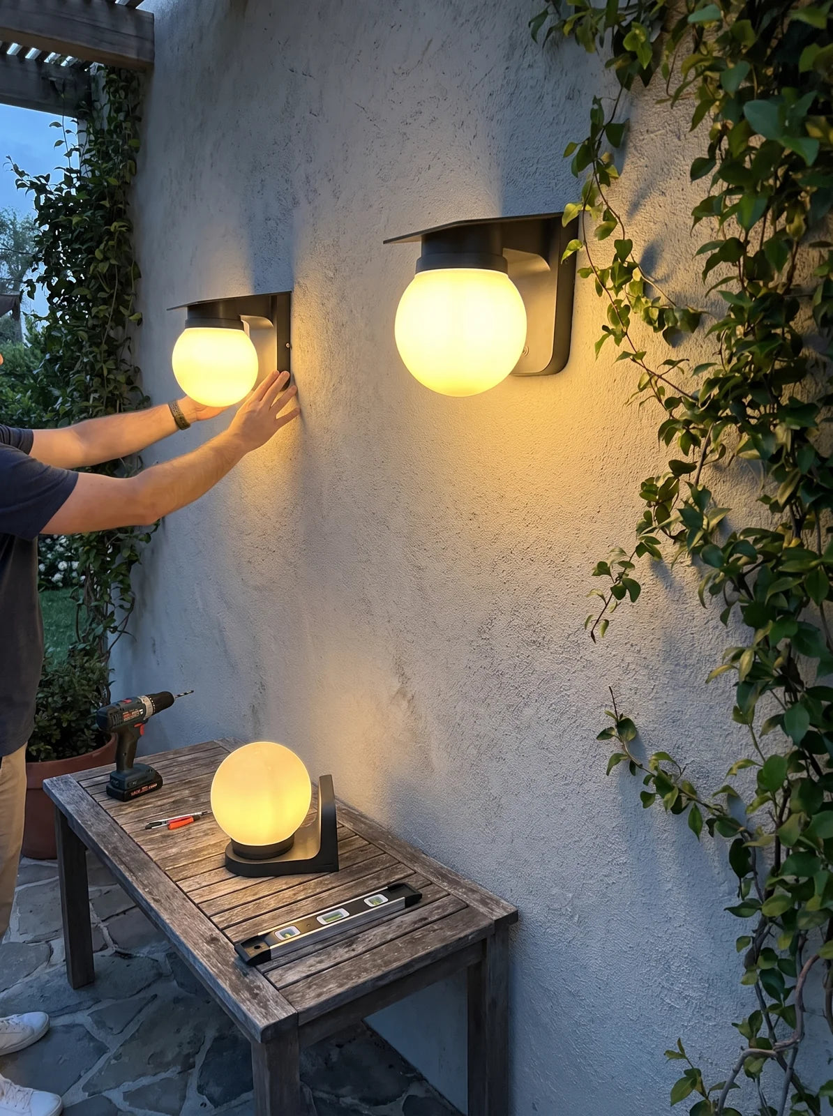 Solar Globe LED Wall Light - iwt3_image