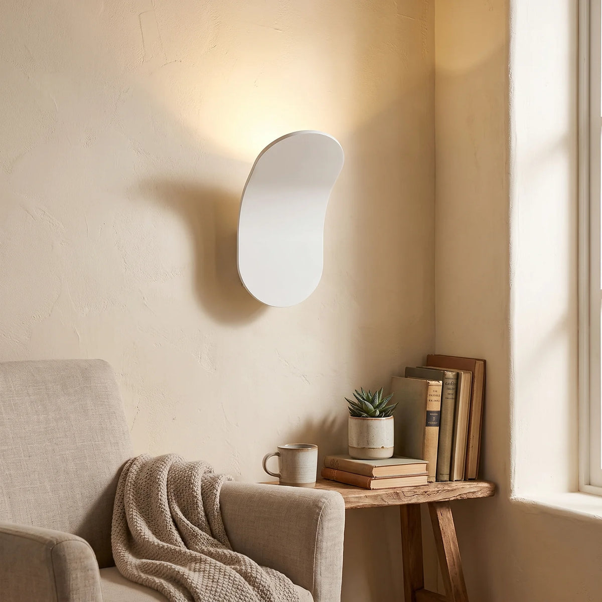 Modern Nordic Wall Lamp - White (webp)